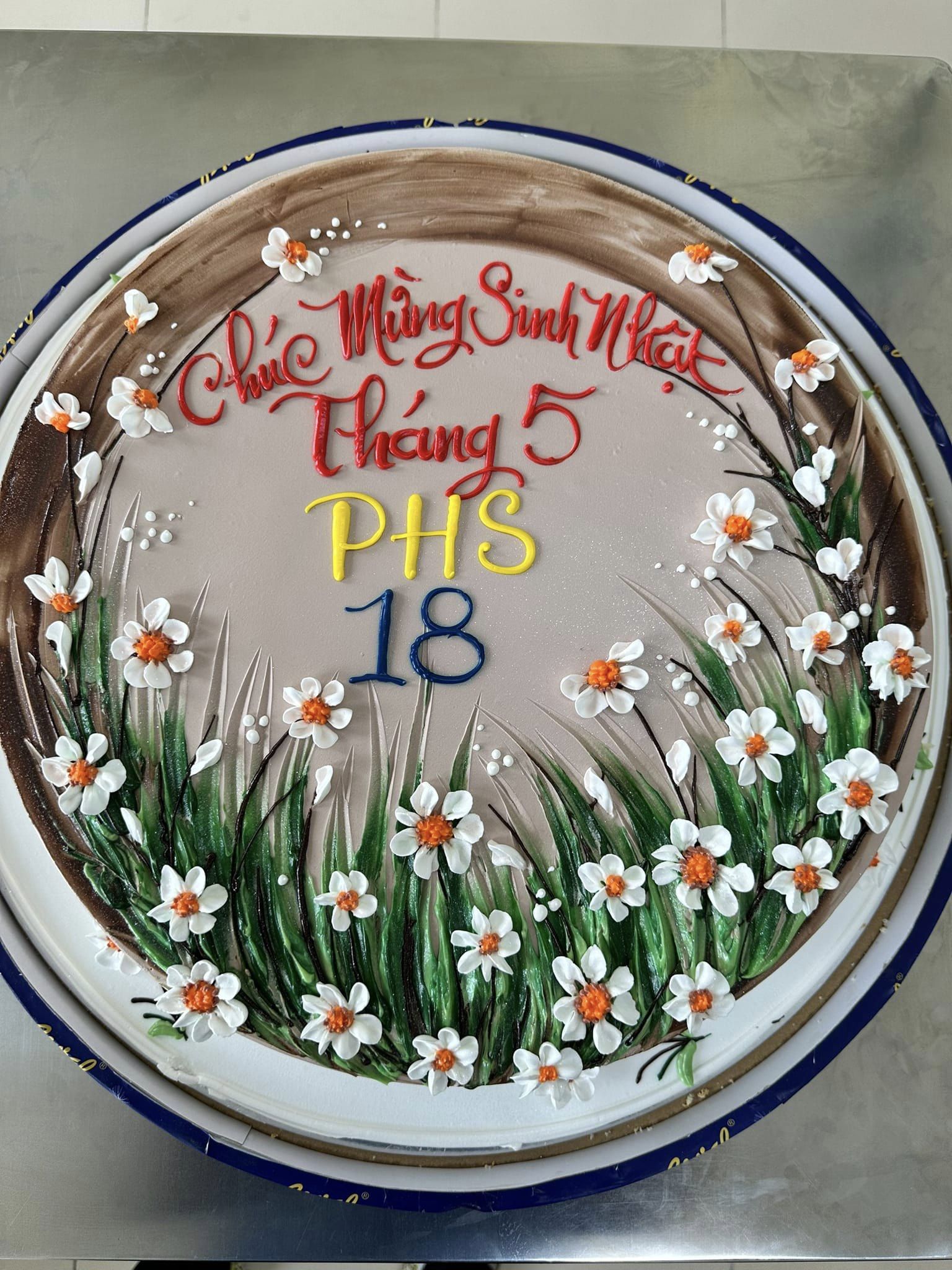 Chúc mừng các bạn sinh nhật tháng 5! Chúc mừng PHS 18 tuổi!