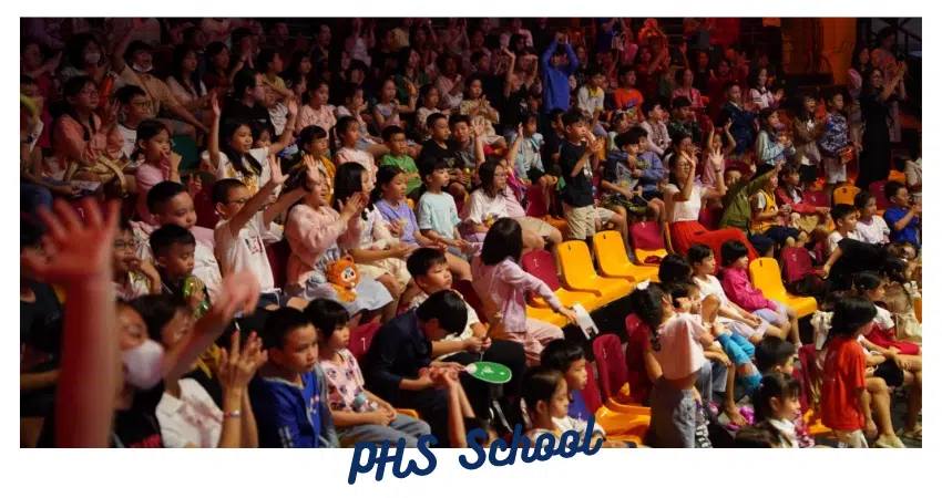 HỌC TRÒ PHS GIAO LƯU CÙNG CÁC DIỄN VIÊN ĐOÀN XIẾC PHƯƠNG NAM