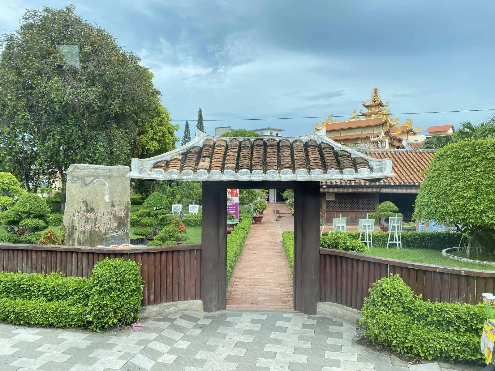 ĐI HỌC Ở TRƯỜNG DỤC THANH NHÉ