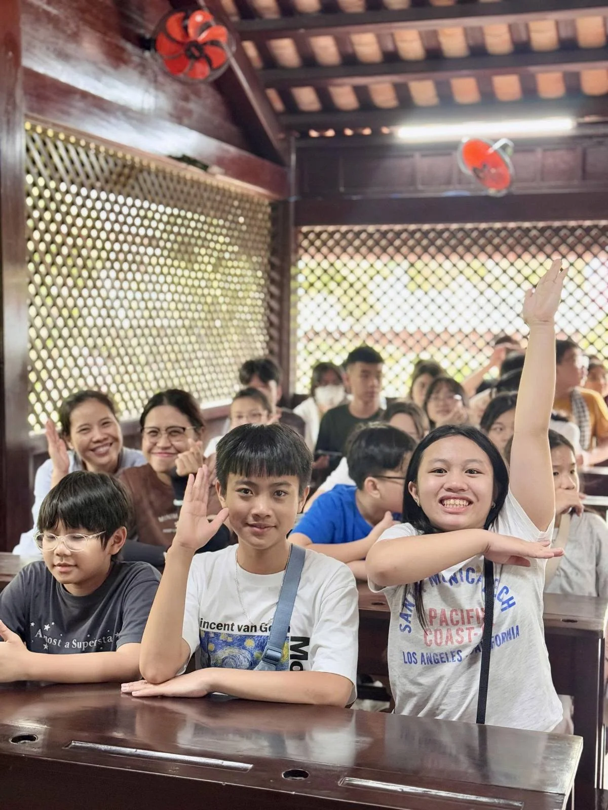 ĐI HỌC Ở TRƯỜNG DỤC THANH NHÉ