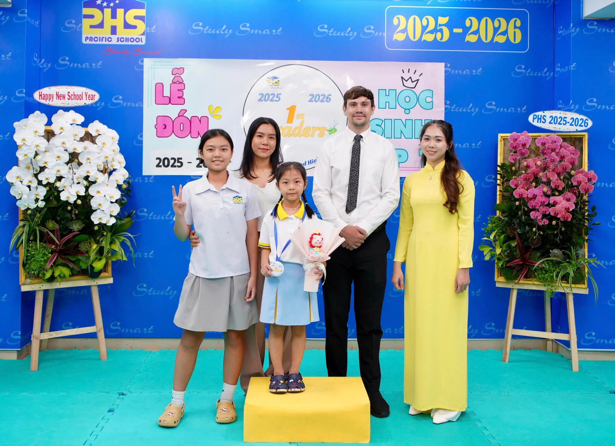 LỄ ĐÓN HỌC SINH LỚP MỘT - TRUYỀN THỐNG 1-0-2 CHỈ CÓ Ở PHS