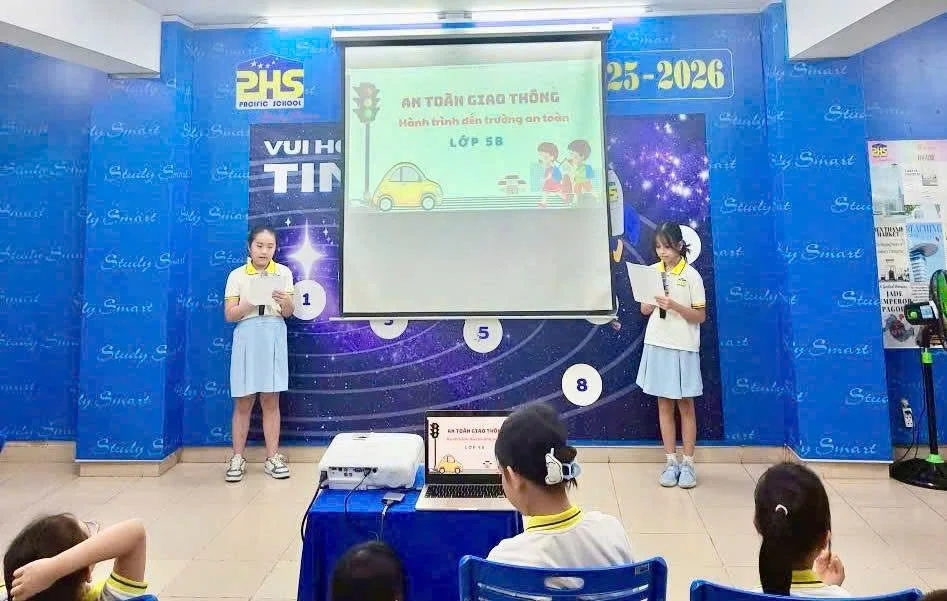 THI BẰNG LÁI TRONG BUỔI SINH HOẠT CHÀO CỜ 