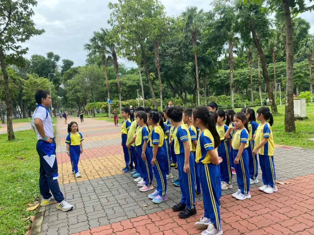 Ai bảo Thể dục chỉ có dậm chân, đứng nghiêm?