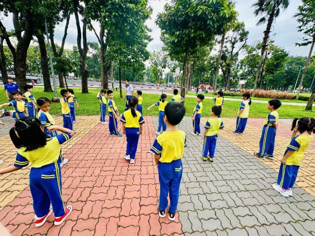 Ai bảo Thể dục chỉ có dậm chân, đứng nghiêm?