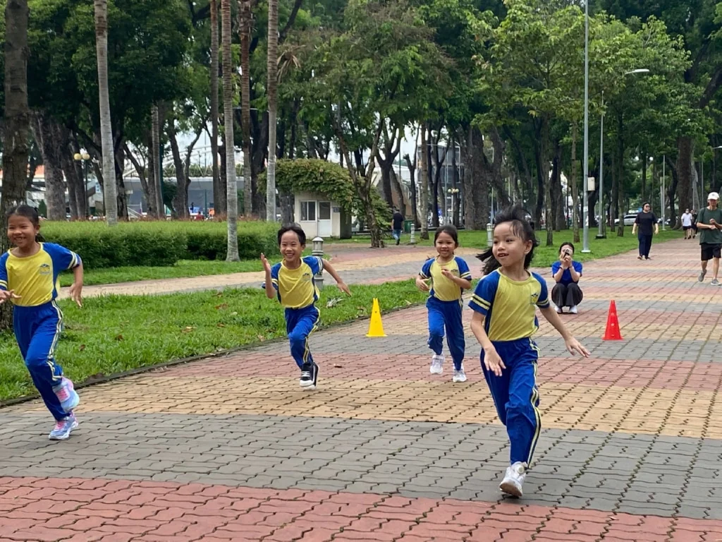 Ai bảo Thể dục chỉ có dậm chân, đứng nghiêm?