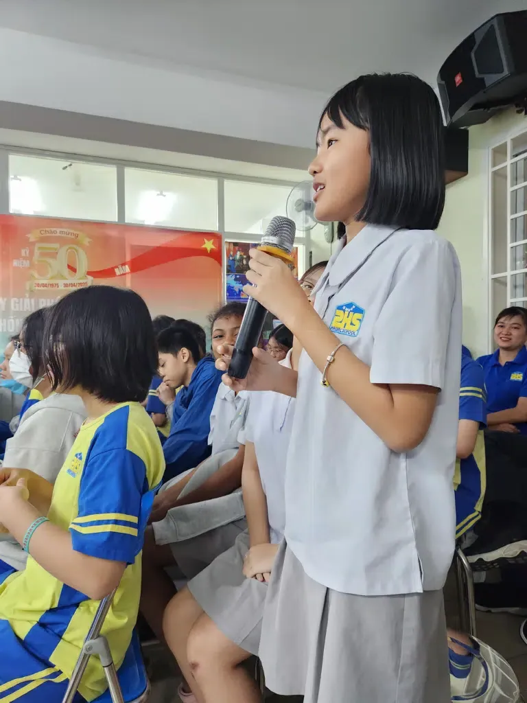 BƯỚC VÀO TƯƠNG LAI CÙNG AI PHỤ HUYNH HỌC SINH PHS HƯỚNG NGHIỆP CHO CÁC LỚP TRUNG HỌC