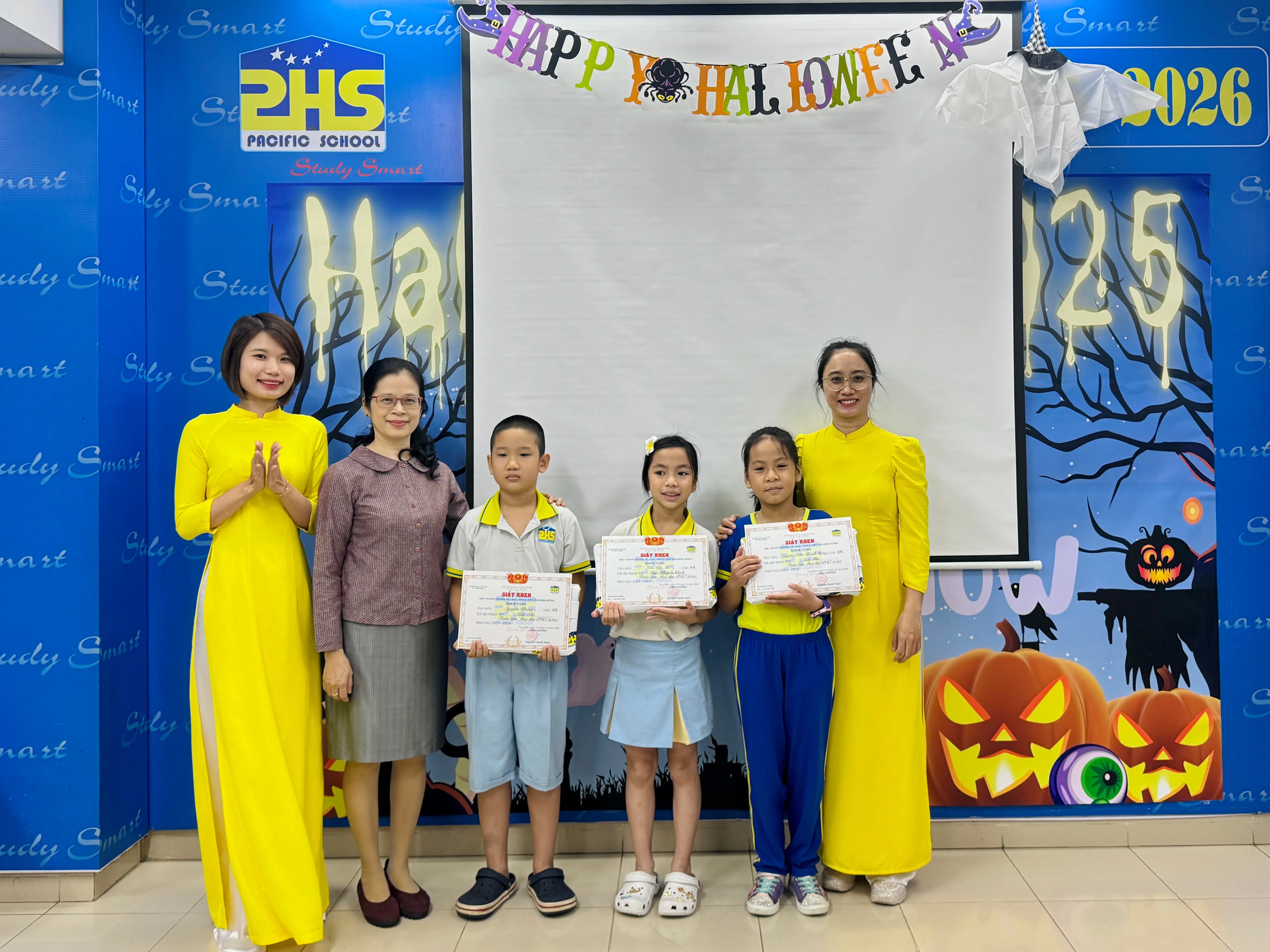 TRAO GIẢI TRIỂN LÃM VŨ ĐIỆU CỦA NẮNG THU 2025