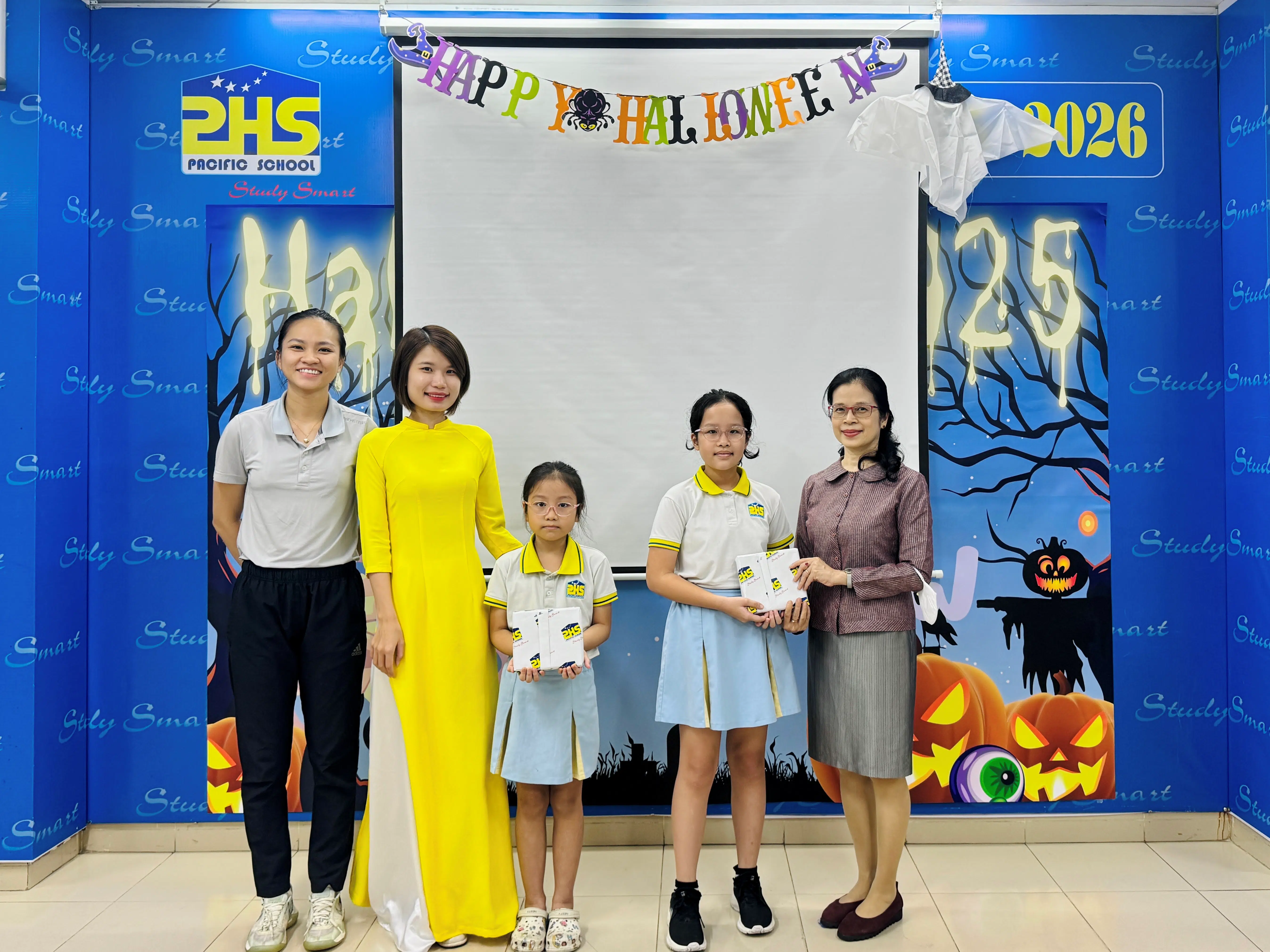 TRAO GIẢI TRIỂN LÃM VŨ ĐIỆU CỦA NẮNG THU 2025