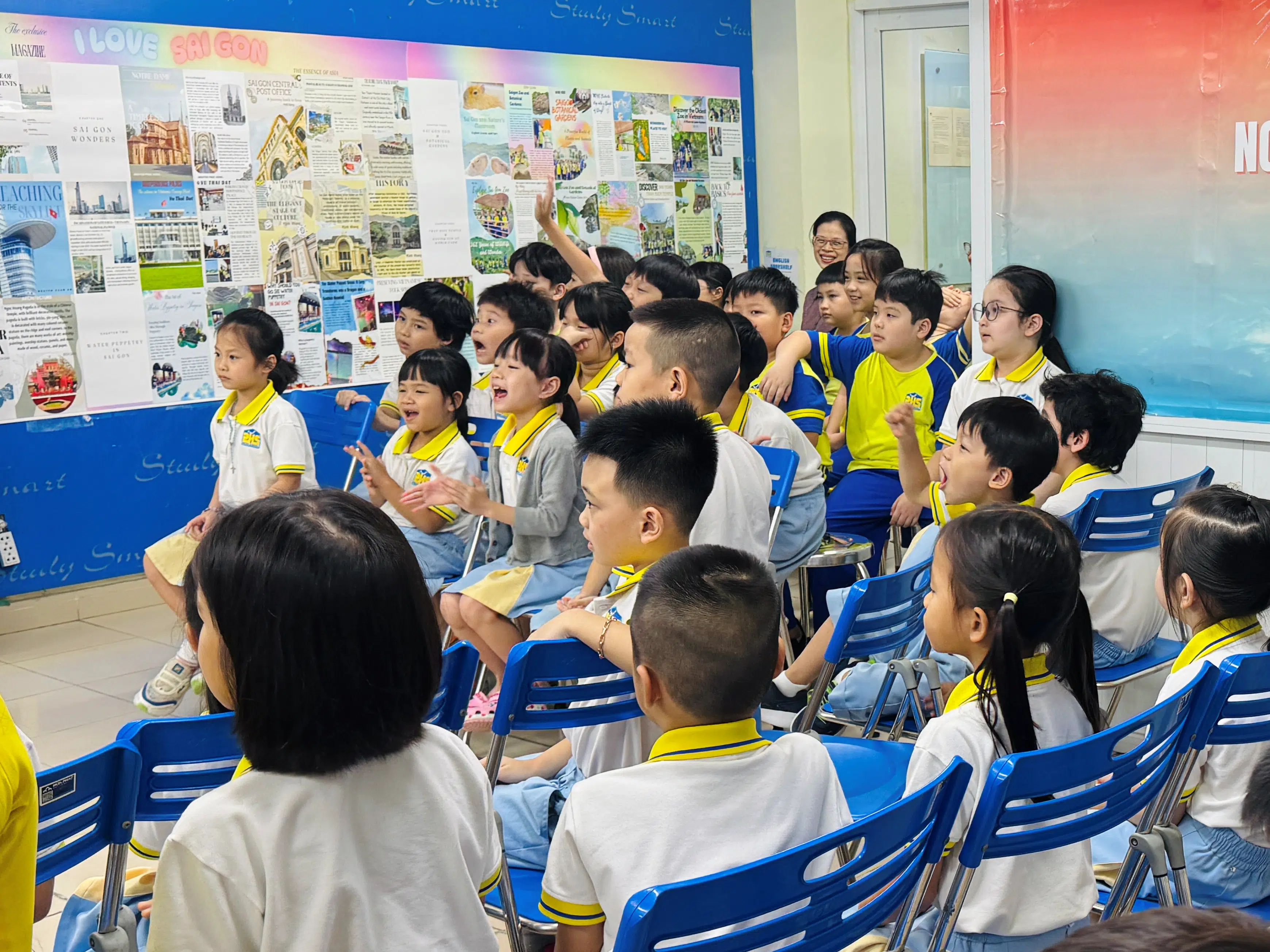 TRAO GIẢI TRIỂN LÃM VŨ ĐIỆU CỦA NẮNG THU 2025