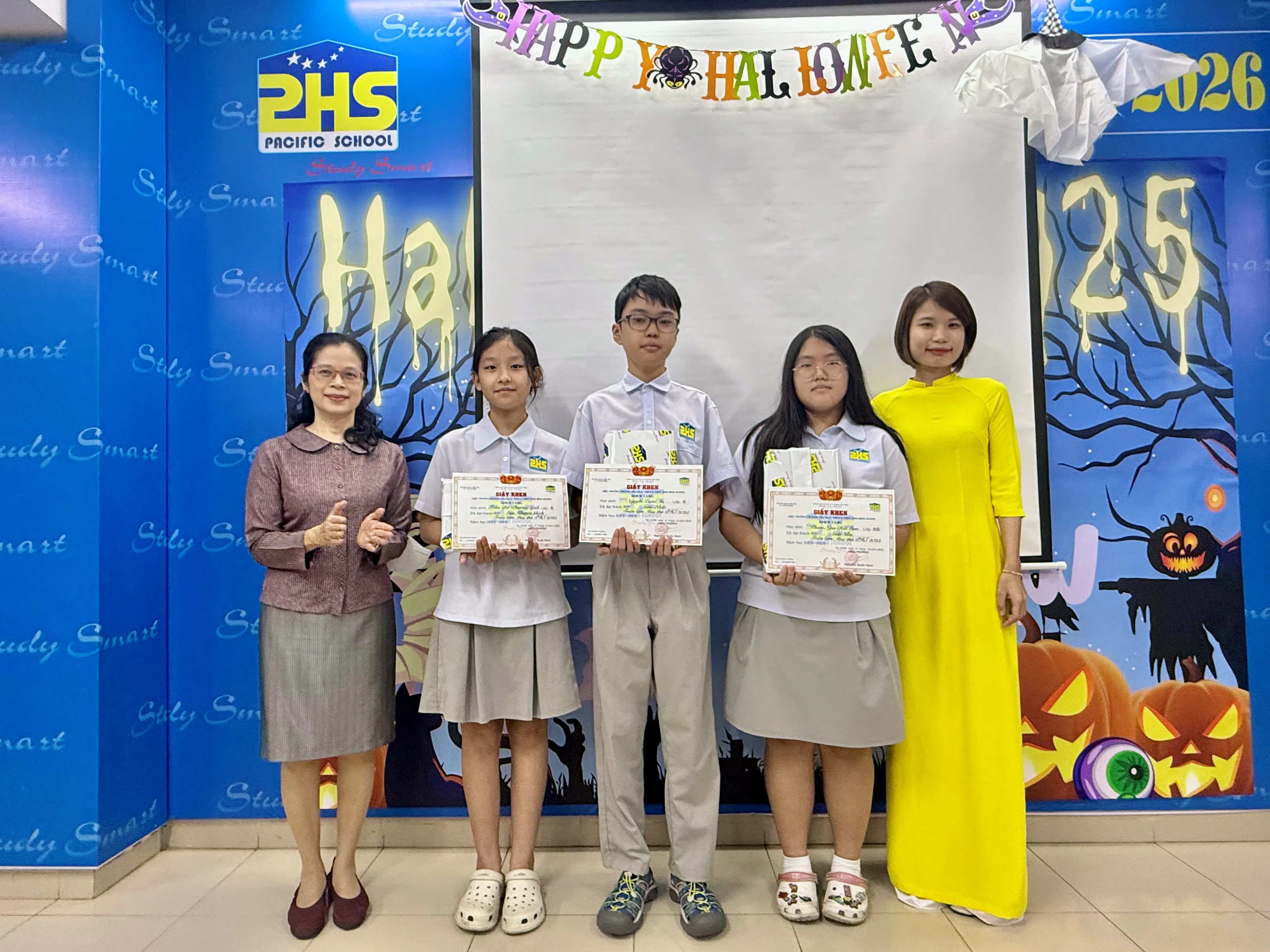 TRAO GIẢI TRIỂN LÃM VŨ ĐIỆU CỦA NẮNG THU 2025