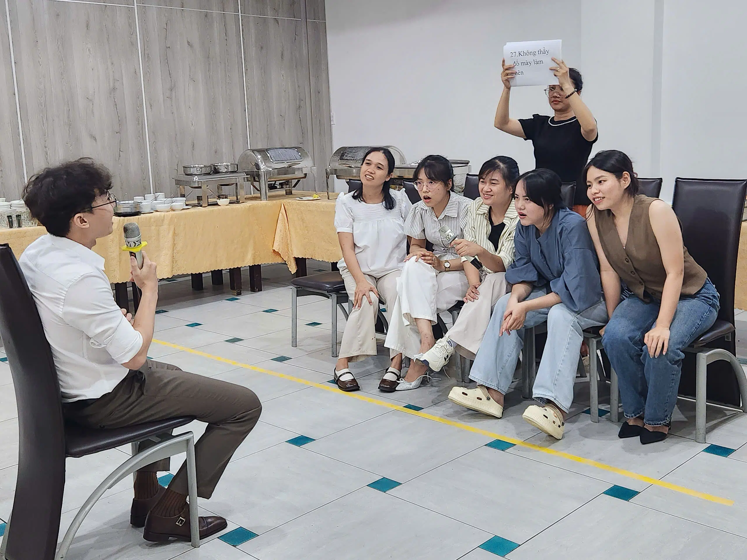 THẦY CÔ PHS QUẨY HẾT NẤC DỊP 20/11