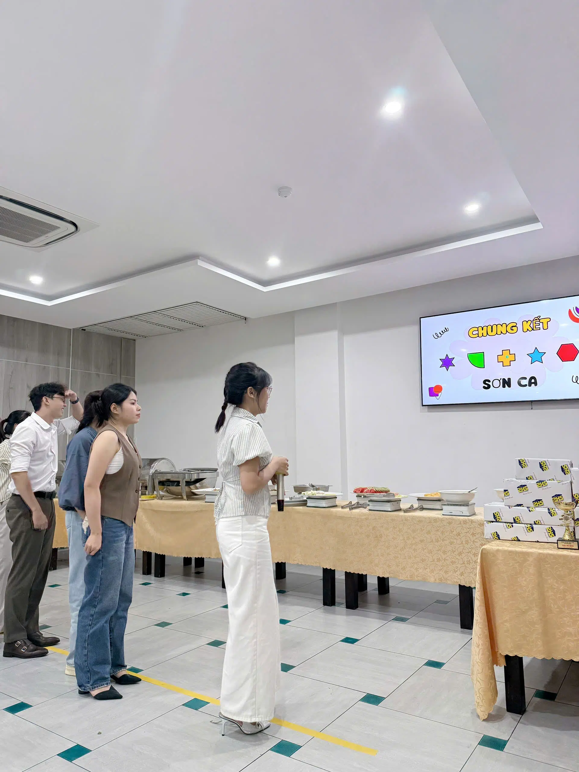 THẦY CÔ PHS QUẨY HẾT NẤC DỊP 20/11