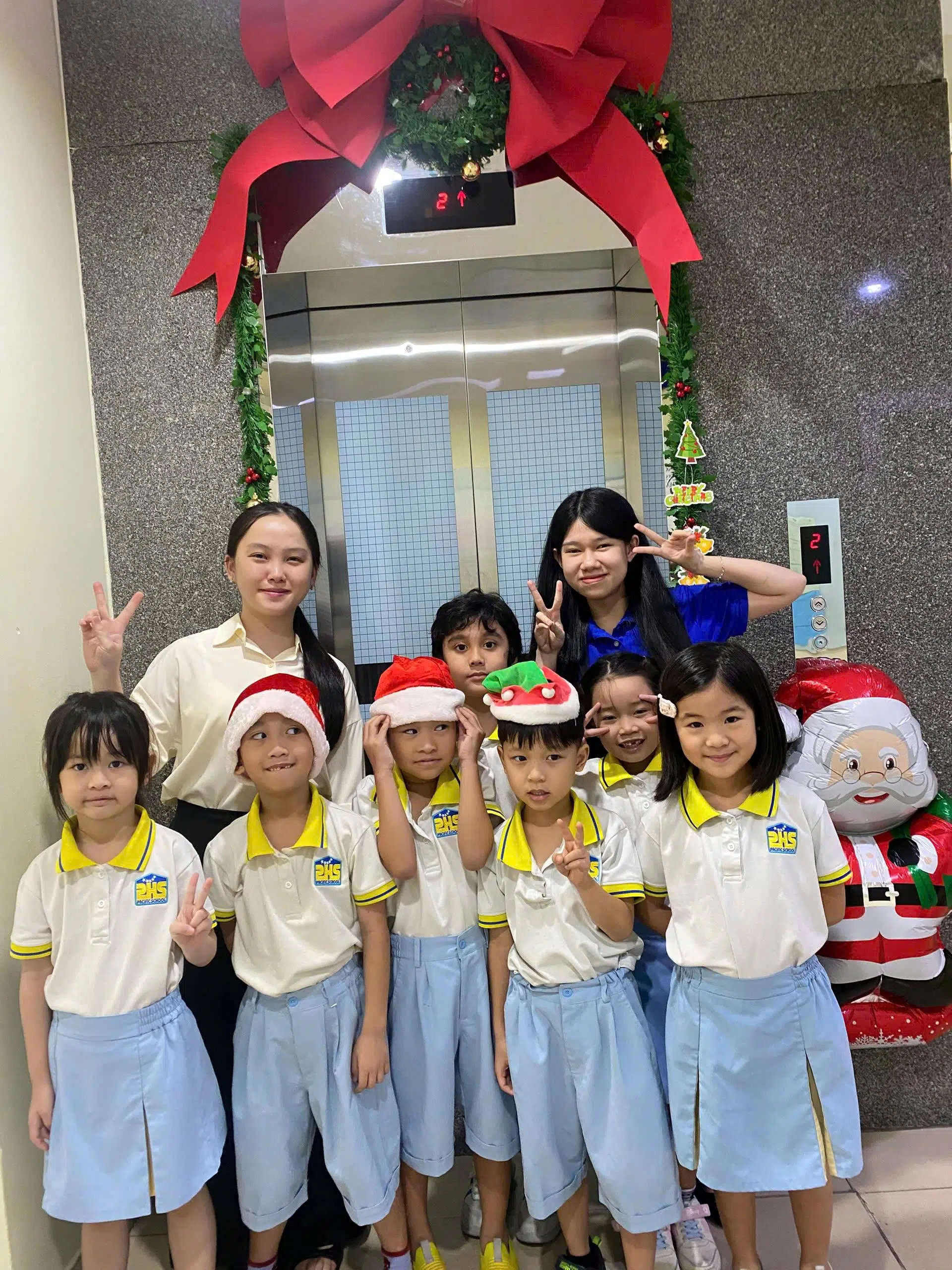 KNOCK KNOCK… GIÁNG SINH ĐANG GÕ CỬA!