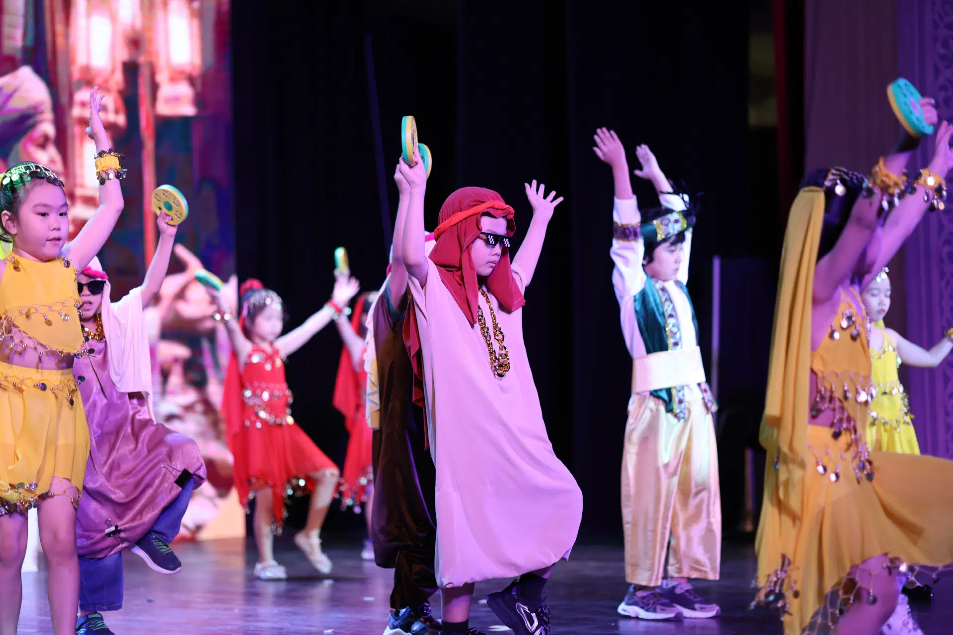 ALADDIN VÀ CÂY ĐÈN THẦN