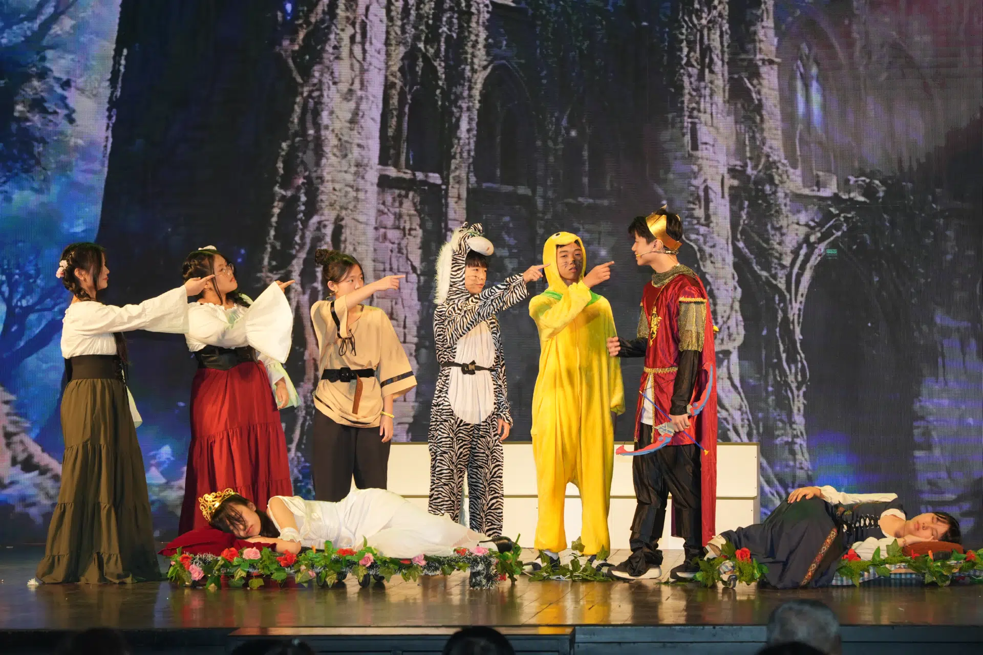 KỊCH CÔNG CHÚA NGỦ TRONG RỪNG - KHỐI 8