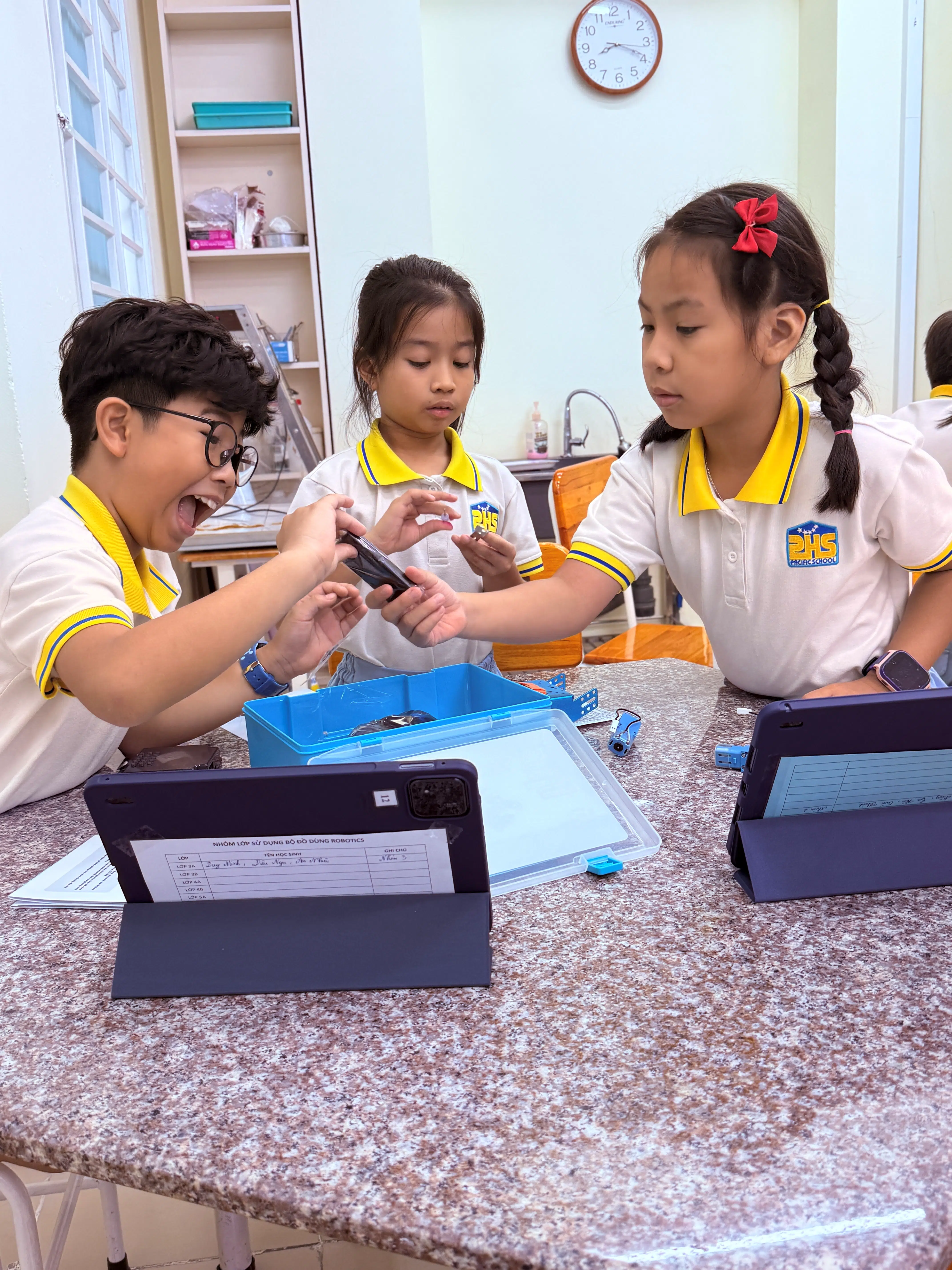 TRƯỜNG QUY MÔ NHỎ TỪ TRIẾT LÝ ĐẾN THỰC TIỄN TOÀN CẦU