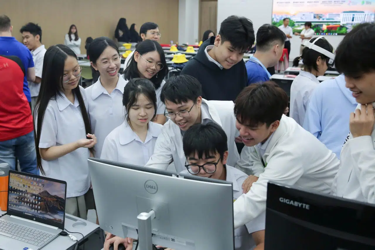 PHS LÀM CHỦ CÔNG NGHỆ