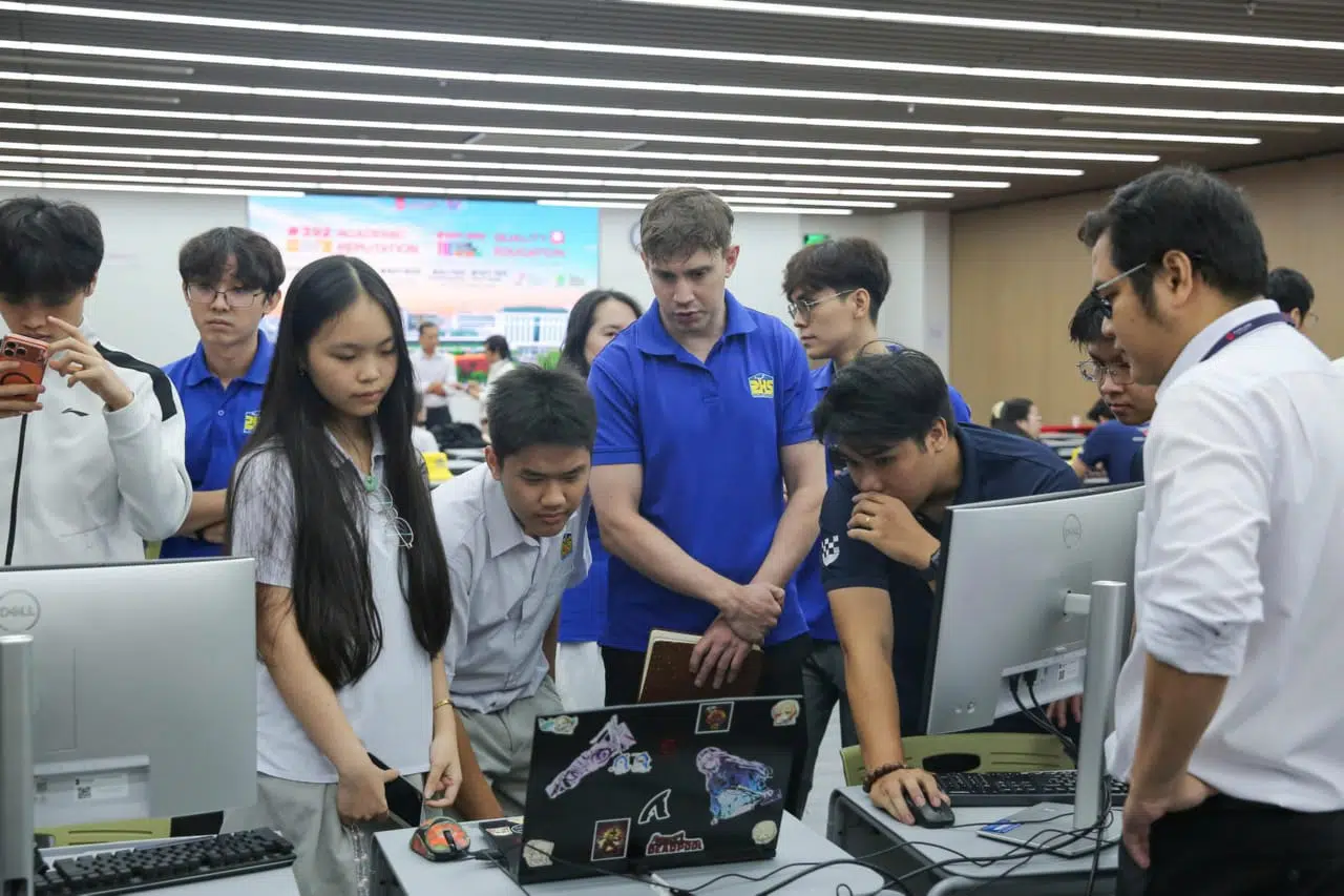 PHS LÀM CHỦ CÔNG NGHỆ