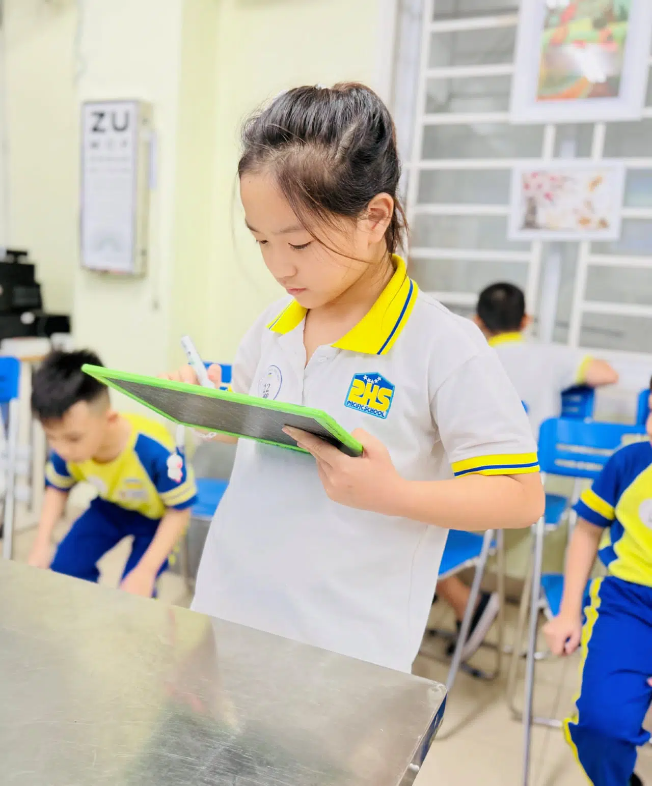 VÒNG 3 – NHỮNG NGÔI SAO TỎA SÁNG & MÀN BỨT TỐC KỊCH TÍNH