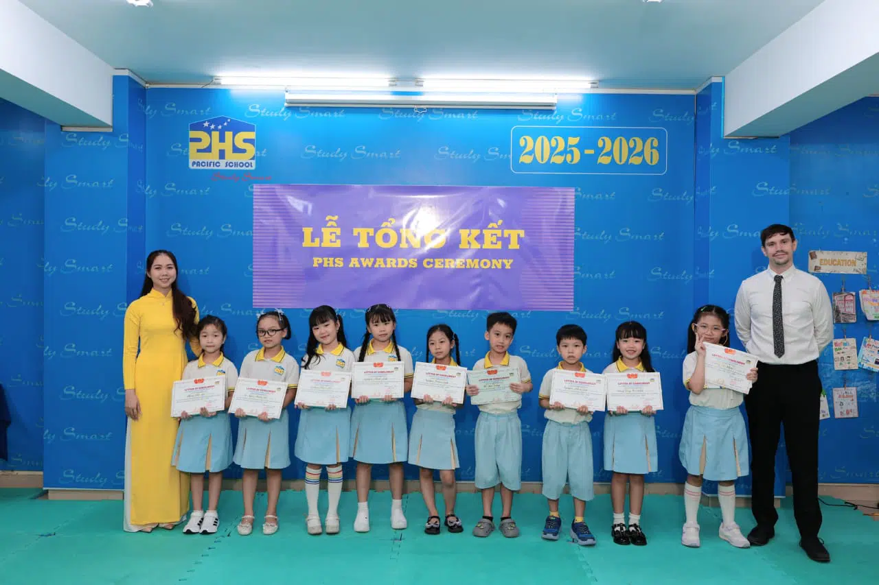 KHI NIỀM VUI NỞ HOA