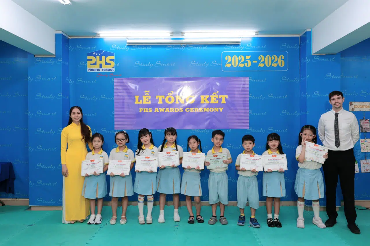 KHI NIỀM VUI NỞ HOA