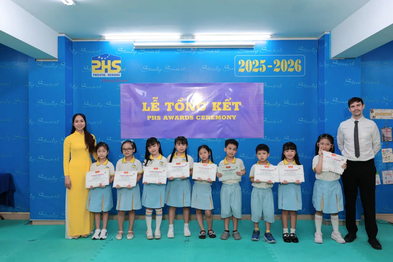 KHI NIỀM VUI NỞ HOA