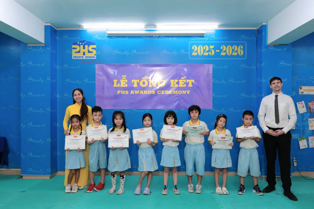 KHI NIỀM VUI NỞ HOA