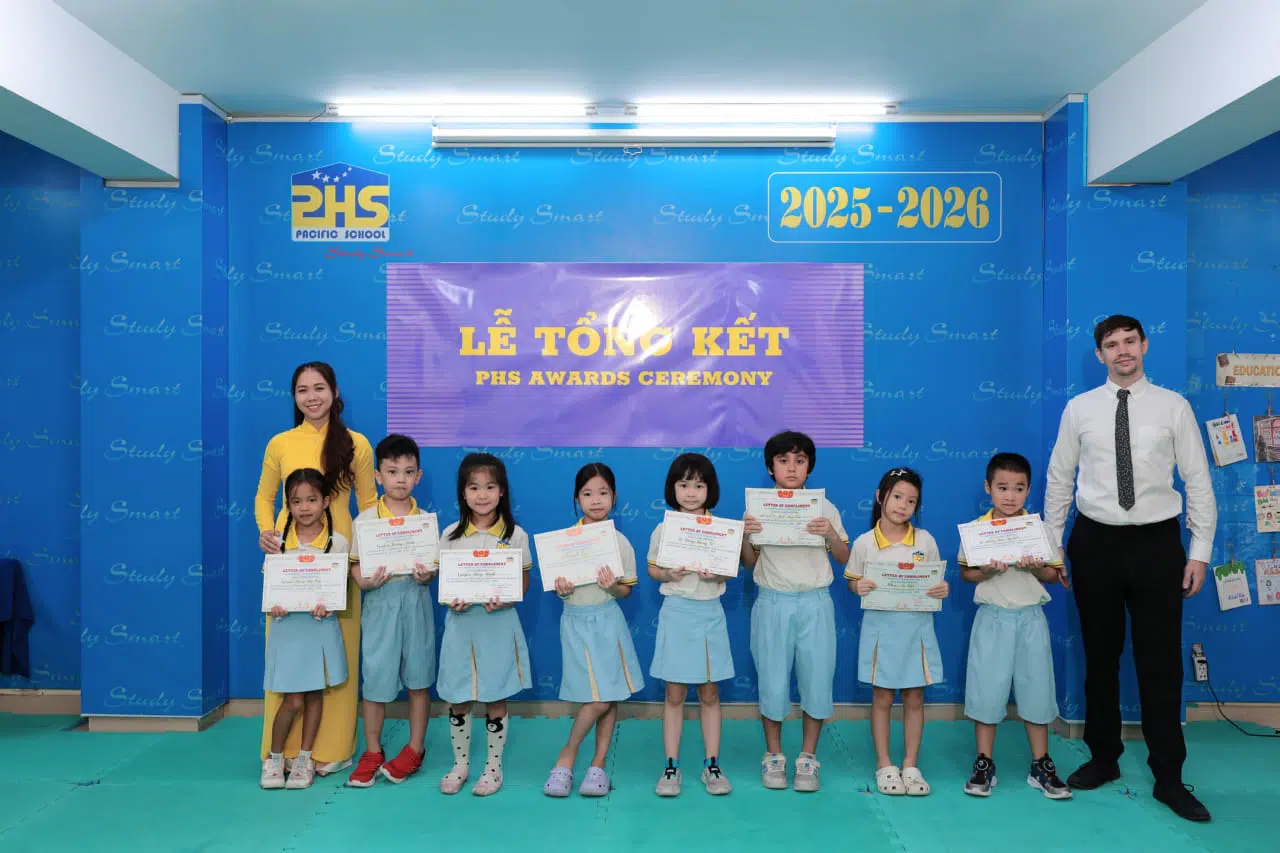 KHI NIỀM VUI NỞ HOA