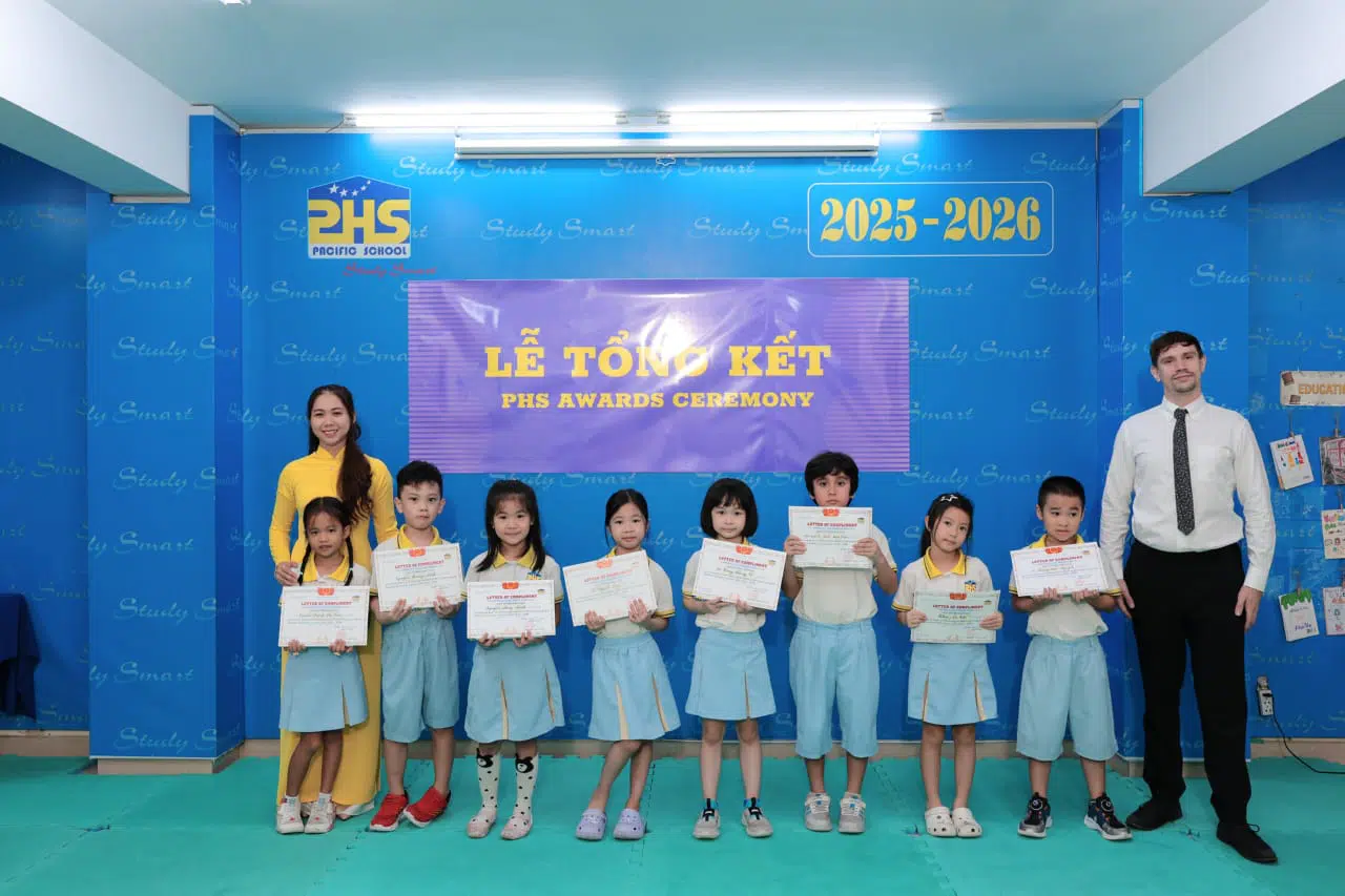 KHI NIỀM VUI NỞ HOA