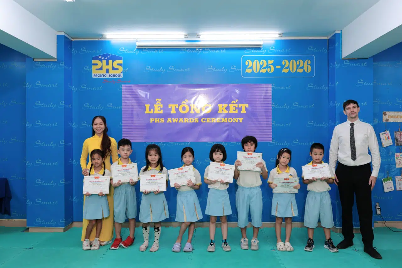 KHI NIỀM VUI NỞ HOA