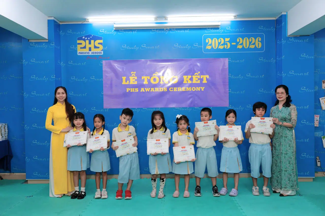 KHI NIỀM VUI NỞ HOA