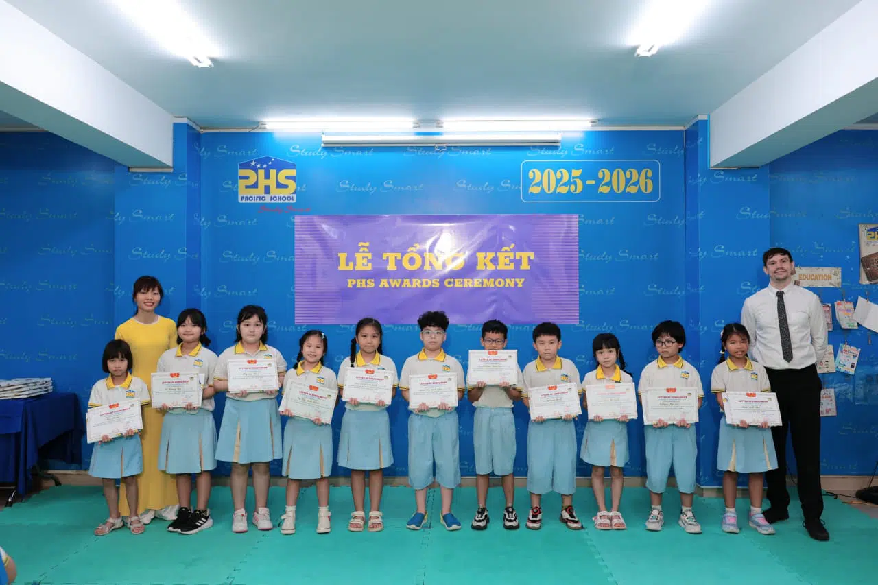 KHI NIỀM VUI NỞ HOA