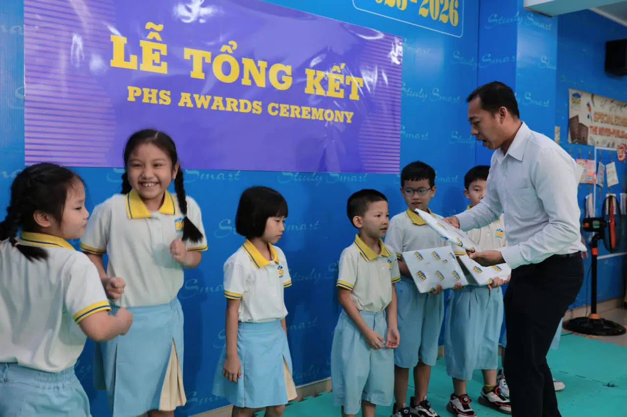 KHI NIỀM VUI NỞ HOA