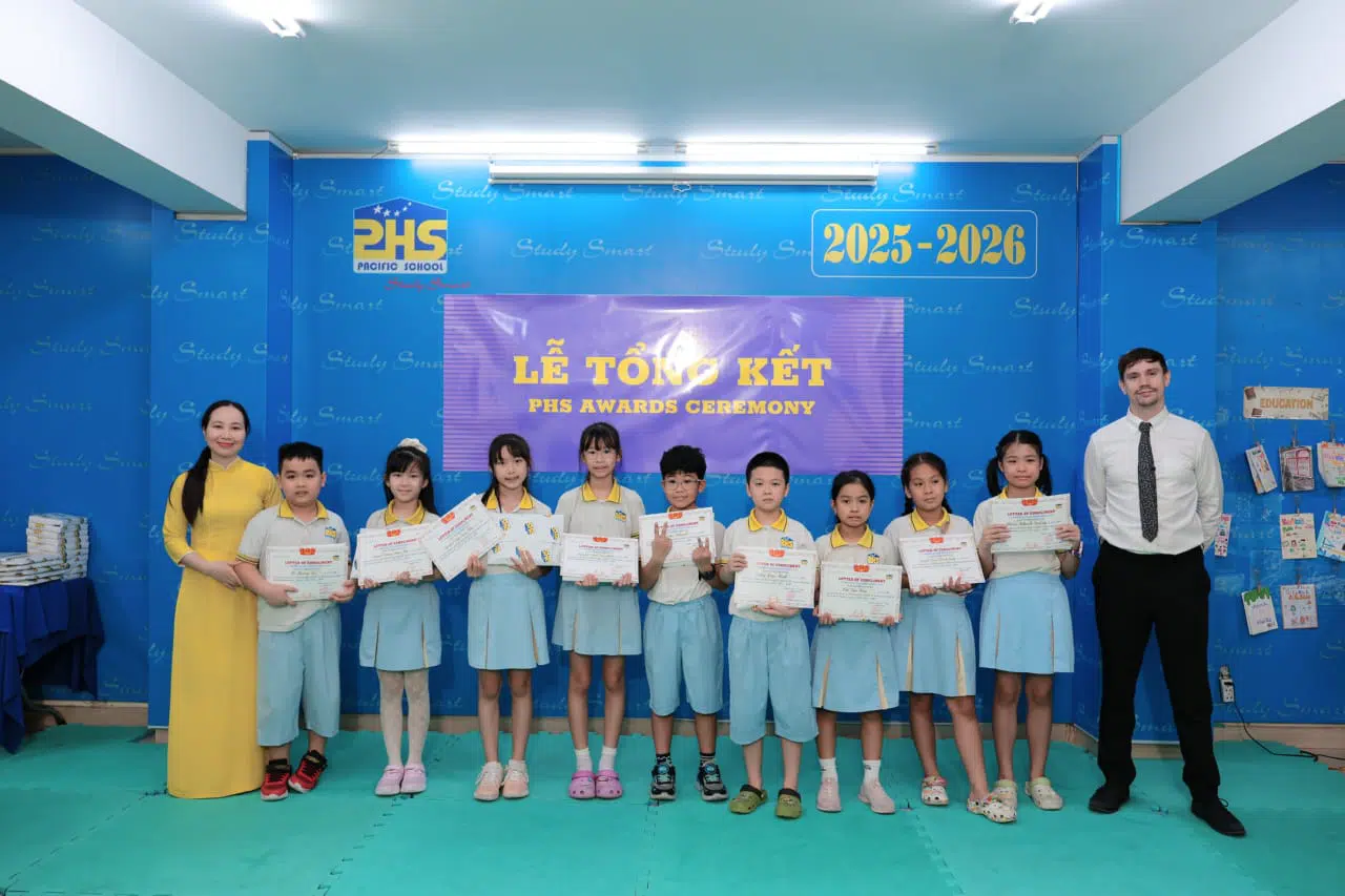 KHI NIỀM VUI NỞ HOA