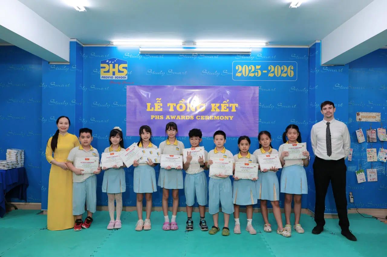 KHI NIỀM VUI NỞ HOA