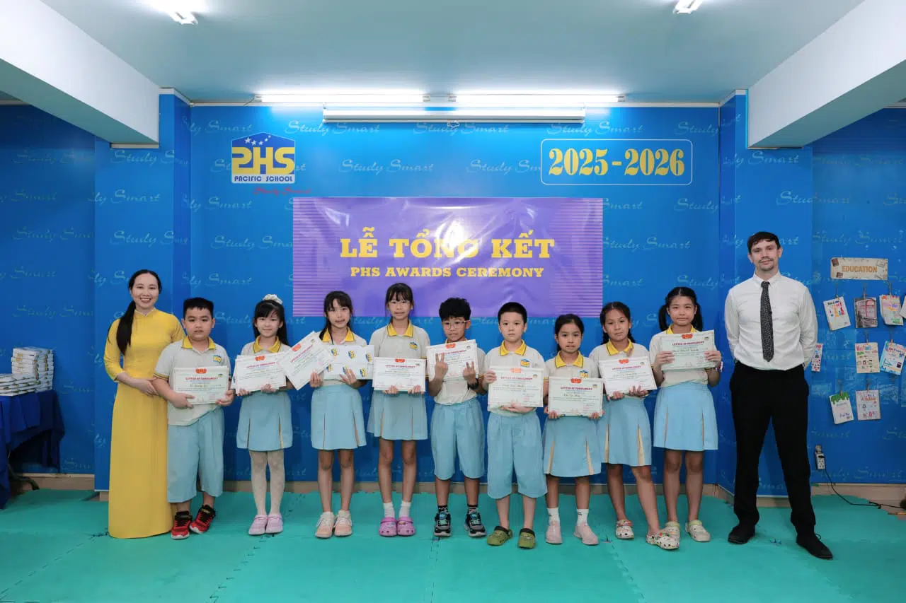 KHI NIỀM VUI NỞ HOA