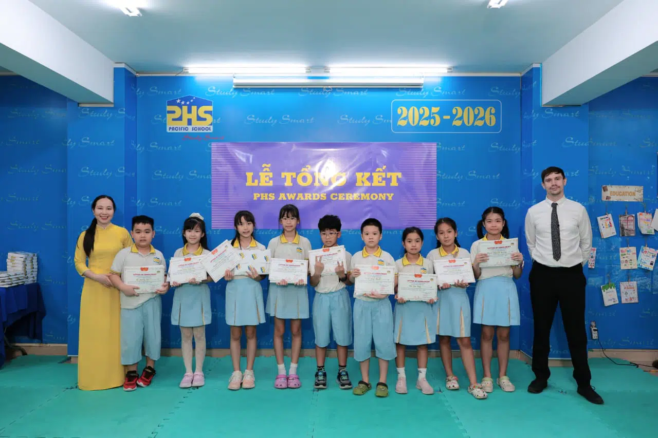 KHI NIỀM VUI NỞ HOA