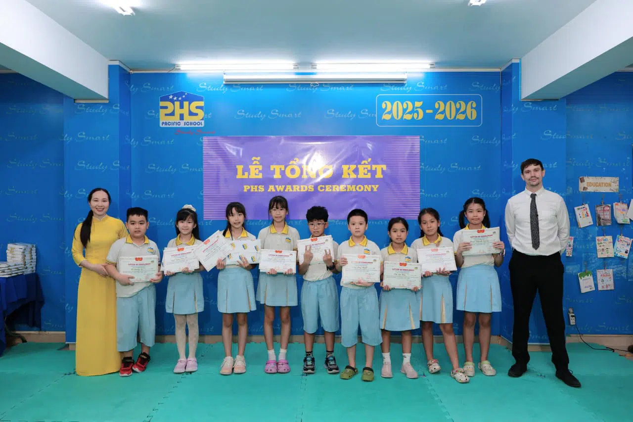 KHI NIỀM VUI NỞ HOA