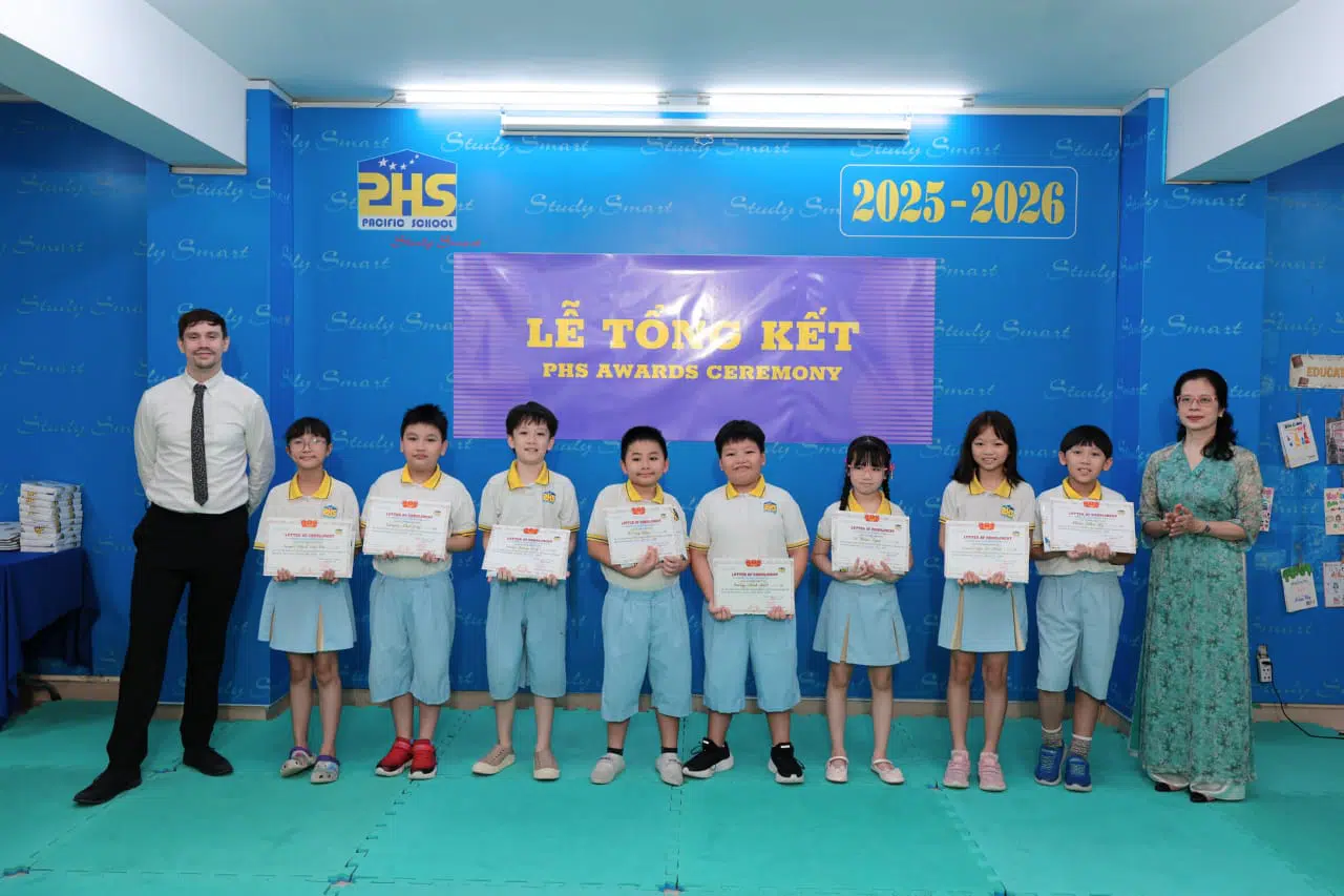 KHI NIỀM VUI NỞ HOA