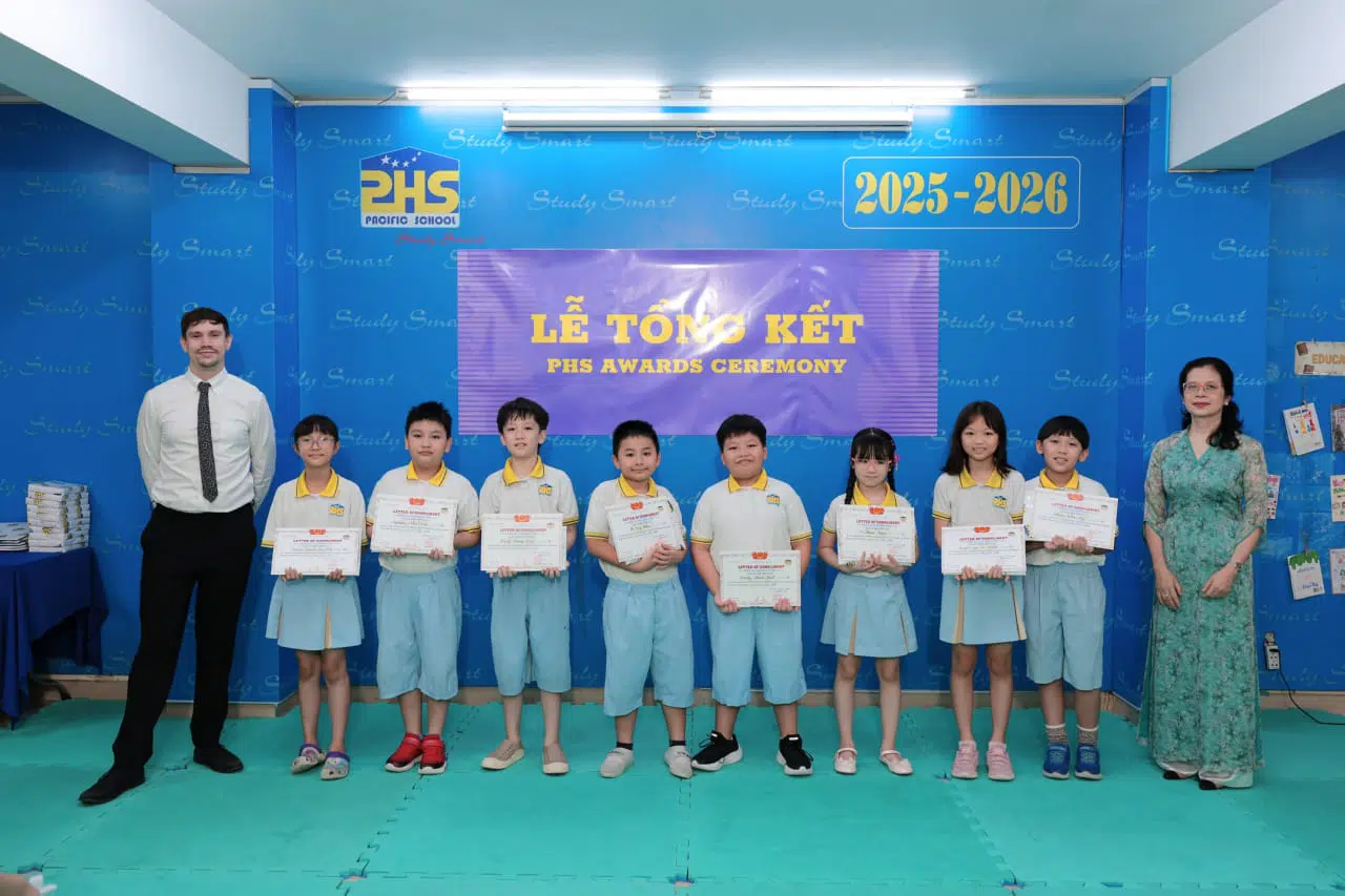 KHI NIỀM VUI NỞ HOA