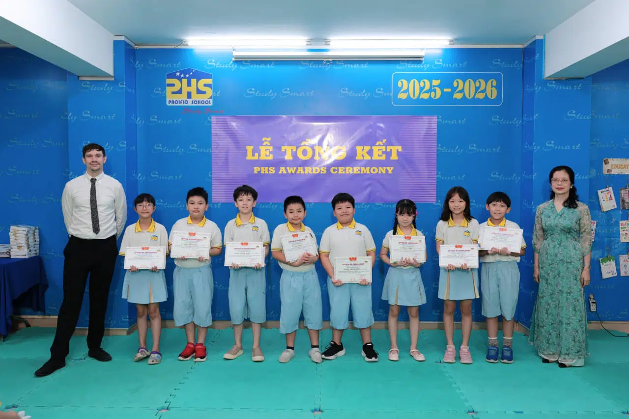 KHI NIỀM VUI NỞ HOA