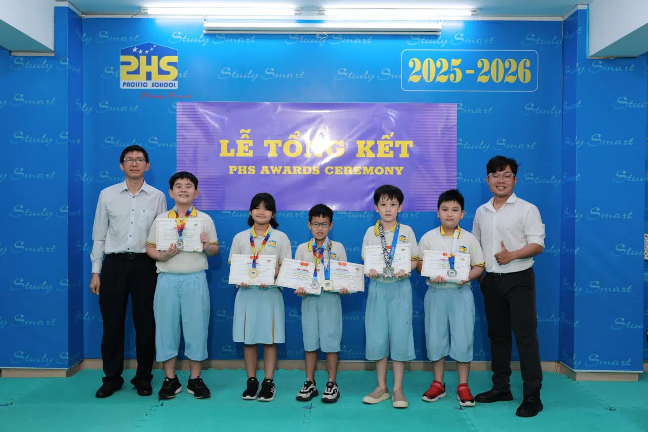 KHI NIỀM VUI NỞ HOA