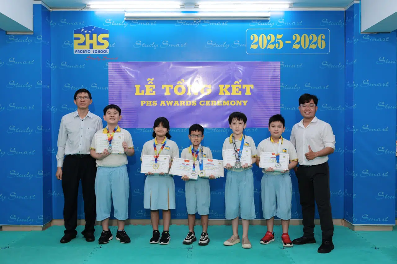 KHI NIỀM VUI NỞ HOA