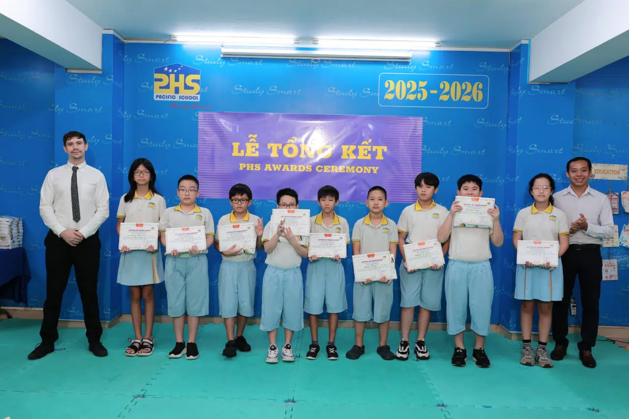 KHI NIỀM VUI NỞ HOA