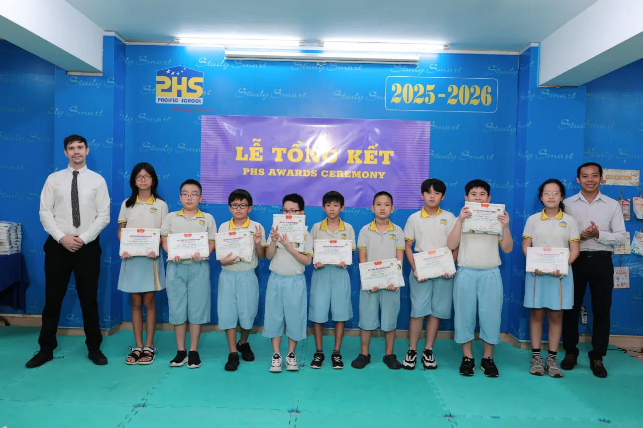 KHI NIỀM VUI NỞ HOA