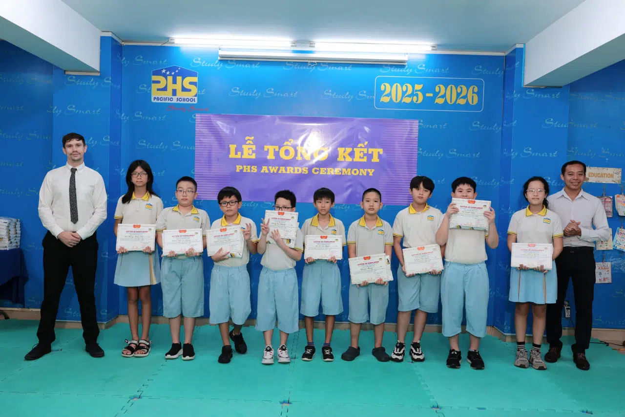 KHI NIỀM VUI NỞ HOA