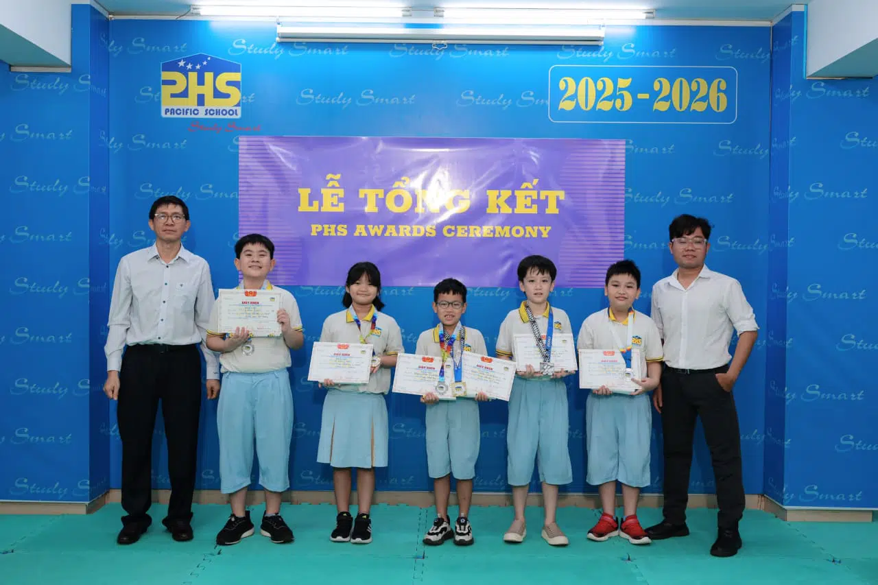 KHI NIỀM VUI NỞ HOA