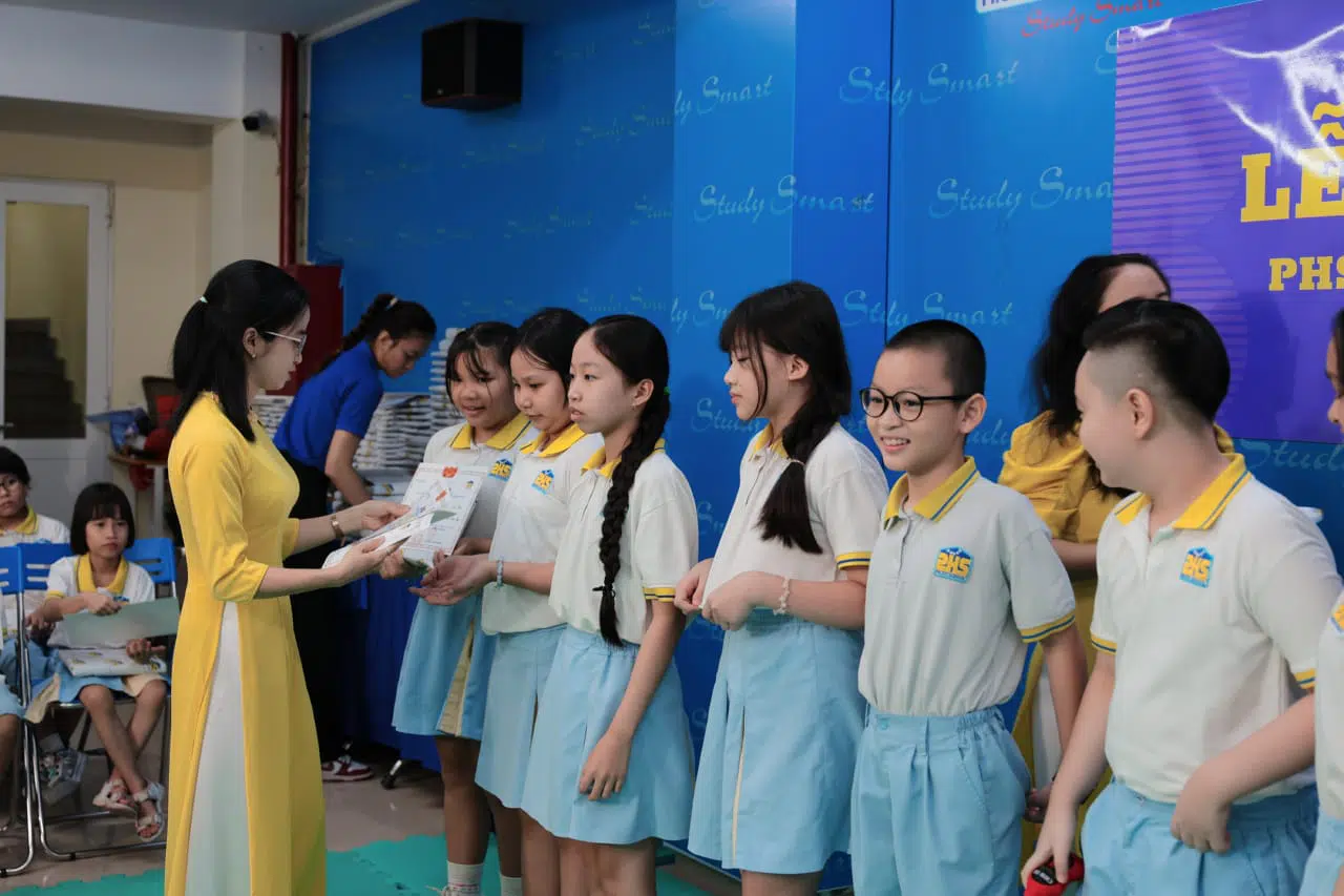 KHI NIỀM VUI NỞ HOA