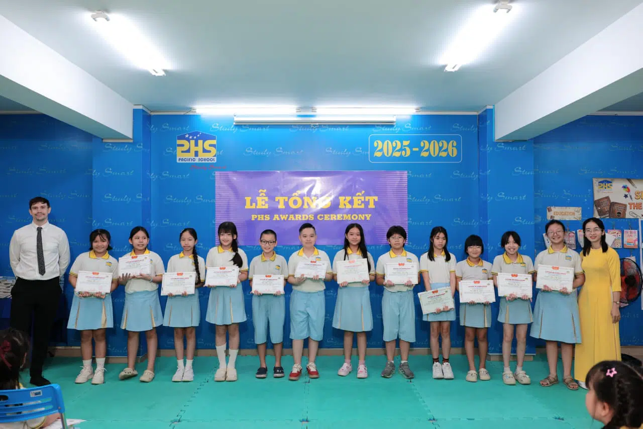 KHI NIỀM VUI NỞ HOA