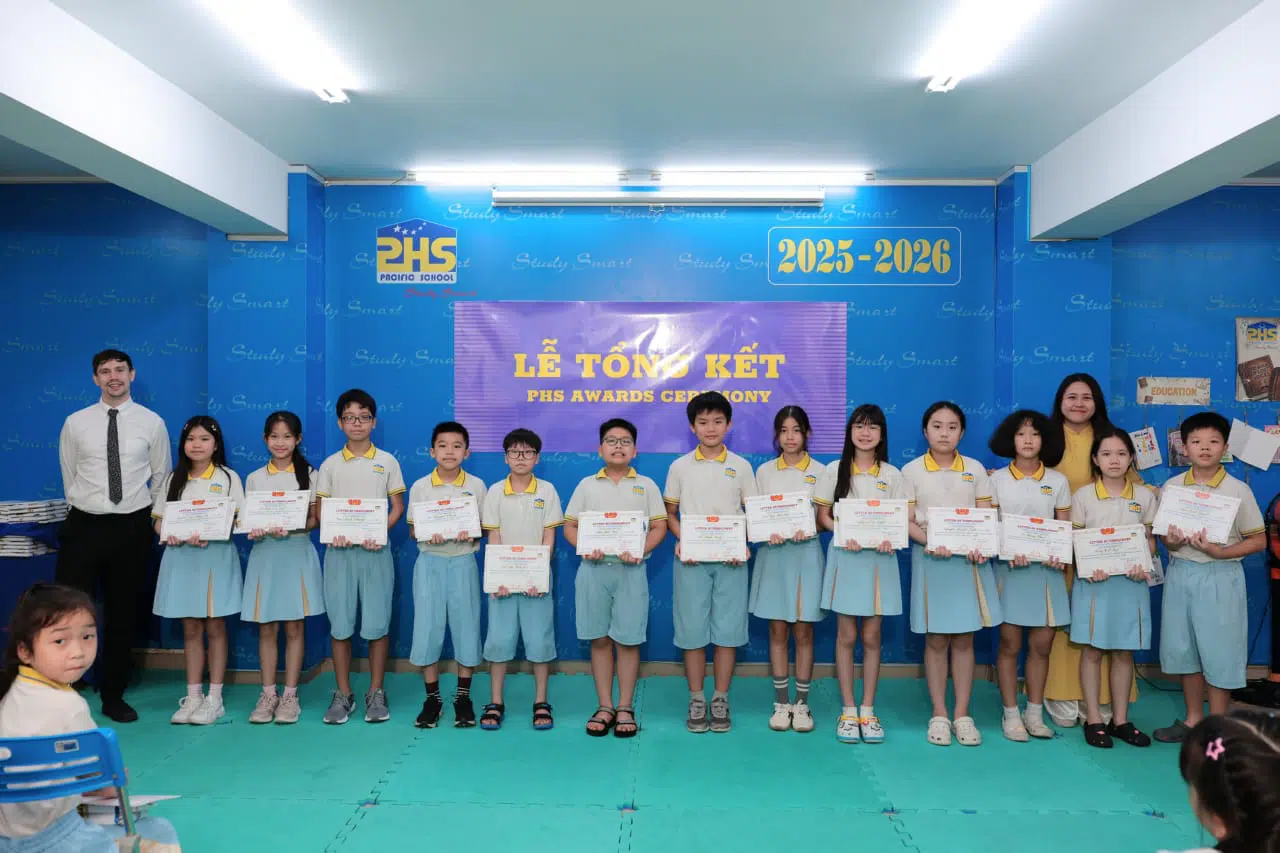KHI NIỀM VUI NỞ HOA
